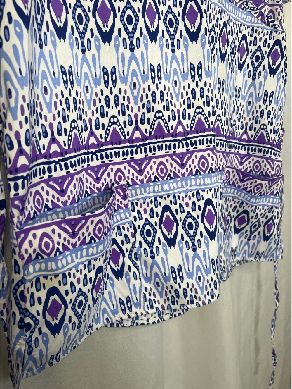 Cassandra O Purple Patterned Scrub Top Women's Medium - Picture 2 of 5